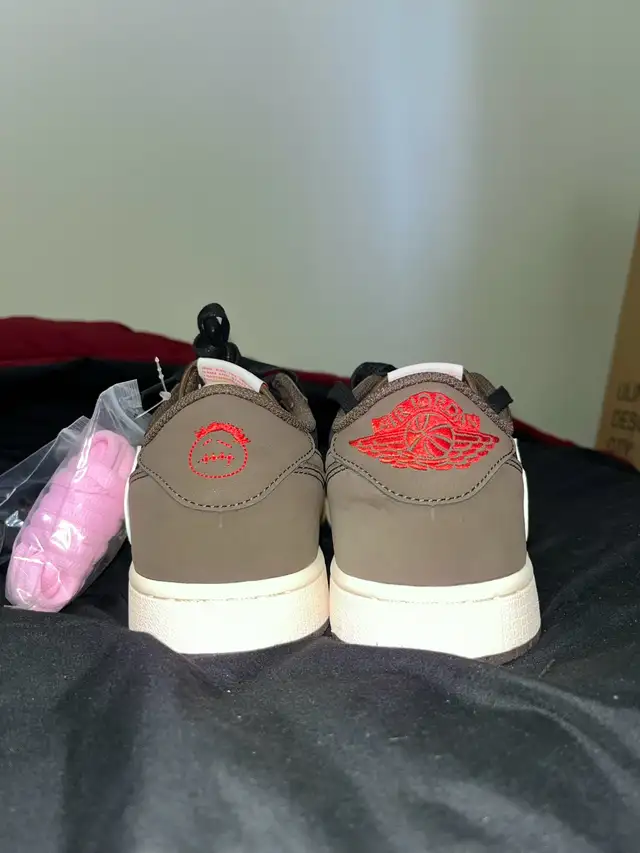 travis scott air jordan 1 low in Men's Shoes in Mississauga / Peel Region - Image 5