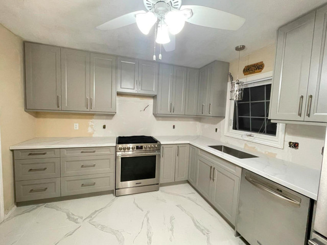 Very good price on painted solid wood cabinets! Warehouse sale! in Cabinets & Countertops in Markham / York Region - Image 2