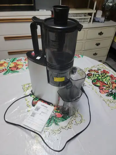 dozens of masson jars 12 POTS N PANS slow JUICERs blender, View more