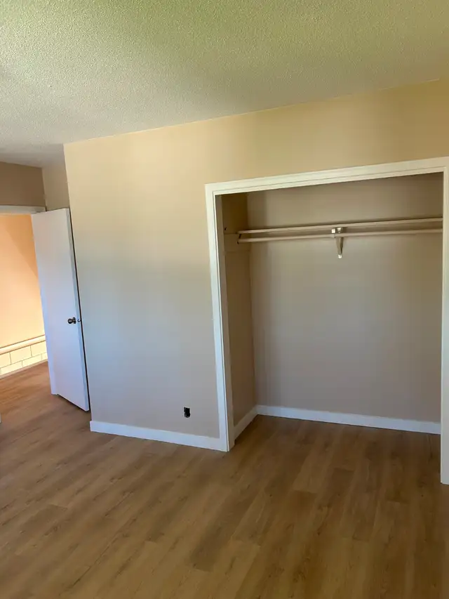 Renovated 3 Bedroom + Den Townhouse in Penticton – October in Long Term Rentals in Penticton - Image 8