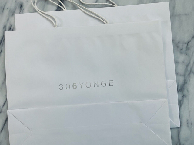 Gift Jordan 306 Yonge retail Shopping bag in Arts & Collectibles in City of Toronto - Image 2