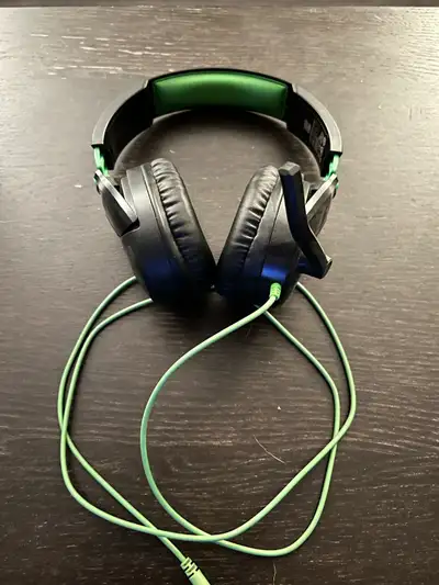 Turtle Beach Recon 70 Gaming Headset for sale. It’s in like new condition with the original box, was...