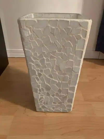 Brighten up any corner with this pre-owned mosaic tile flower pot, perfect for adding a touch of ele...