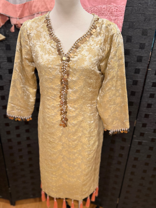 Pakistani/Indian suit for women  in Women's - Dresses & Skirts in Markham / York Region