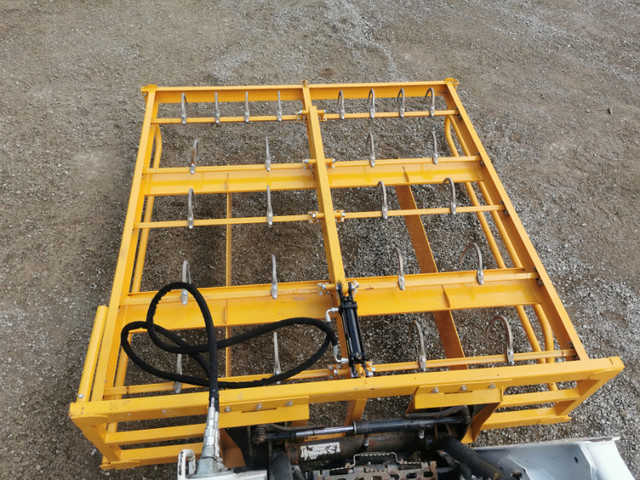 Bale Accumulator for Skid Steer in Heavy Equipment Parts & Accessories in North Bay - Image 4