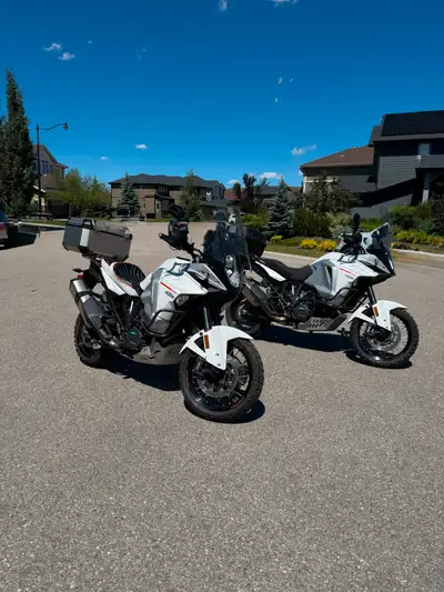 Unleash your inner adventurer with this powerful and versatile motorcycle. Perfect for long-distance...