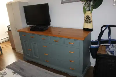 Commode , bureau et tables de chevet  en acajou, View more