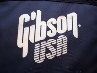 Gibson padded guitar bag in good condition $75