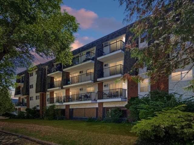 Lakeshore drive,Penticton BC,Waterfront district Condo for Sale in Condos for Sale in Penticton - Image 2