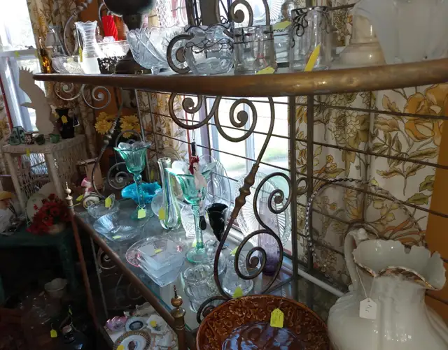 Lg Antique French Baker's Rack - Iron & Brass w Glass Shalves in Bookcases & Shelving Units in Oshawa / Durham Region - Image 2