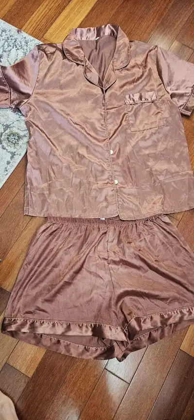 Pyjamas satin femme, View more