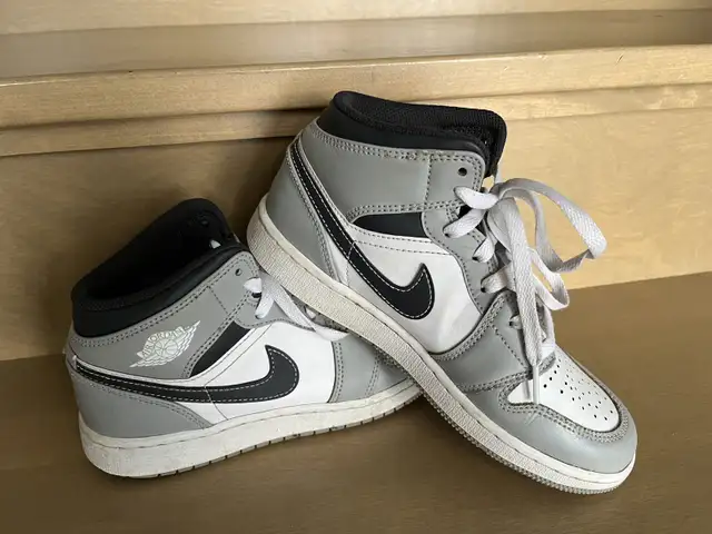 Nike Sneakers in Women's - Shoes in Bedford - Image 3