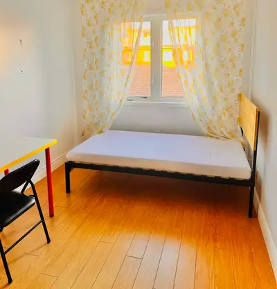 - For Female Student Only - international students welcome - 5 minutes walk to campus - Rooms Rental...