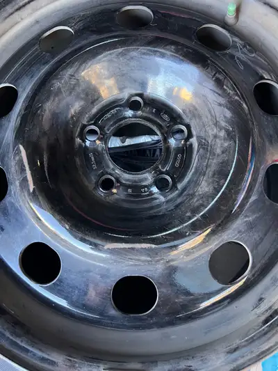 Set of 4 rims were on Ford Escape S 2019 tire size 235/55 R17 Good Condition No tires only rims Will...