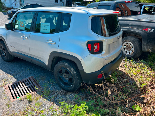 2016 Jeep Renegade in Cars & Trucks in Ottawa - Image 2