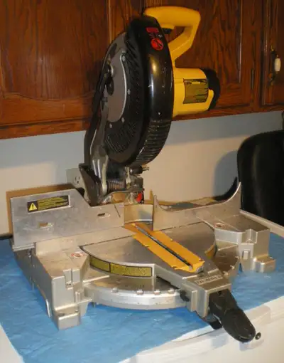 (PH 0275) - BIEN LIRE LA DESCRIPTION STP - SCIE A ONGLET DEWALT, View more