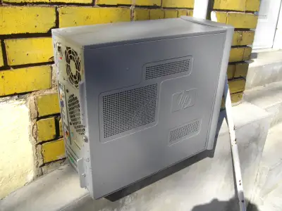 COMPUTER CASE HAS MOTHER BOARD AND DVD BURNER NOT SURE IF WORKIN, View more