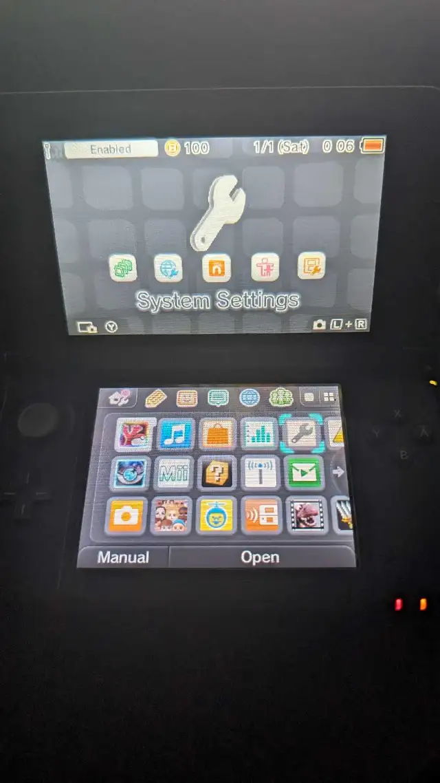 Nintendo 3DS XL year of the Luigi (SE) in General Electronics in Ottawa - Image 2