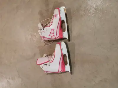 Girls size 3 skates, View more