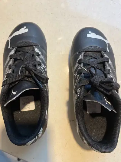 KIDS SOCCER CLEATS SIZE 11, View more