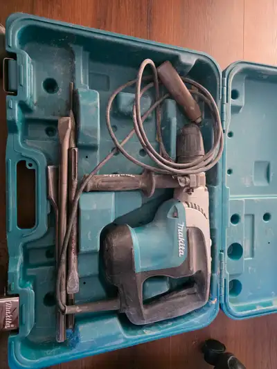 Makita HR-4002 Rotary Hammer Drill, View more