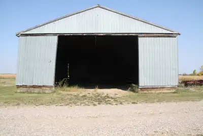 40 x60 Shed for Salvage Could be Moved Needs retining $500.00 refundable payment after cleanup