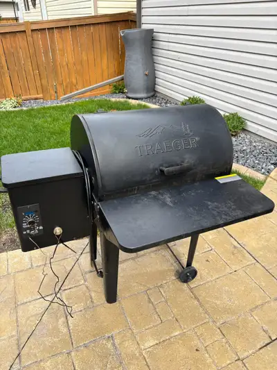 traeger 20 pellet smoker , View more