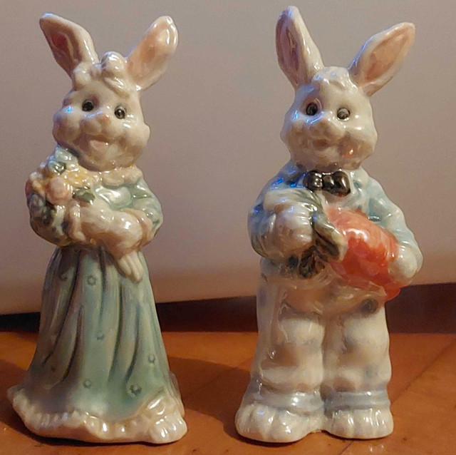 Porcelain Bunny Couple in Home Décor & Accents in Chatham-Kent
