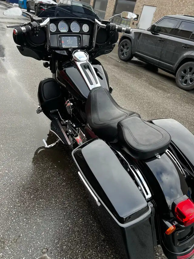 2018 Harley-Davidson Streetglide $18,000 Fiancing Available in Touring in Markham / York Region - Image 6