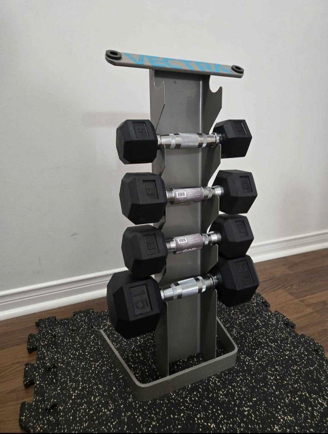 23"x 23" inch interlocking rubber gym floor tiles  Ma in Exercise Equipment in Oshawa / Durham Region - Image 4