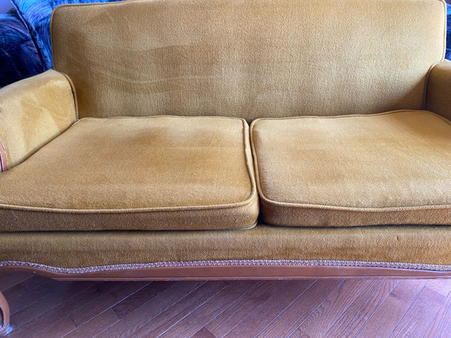 Great condition early 60’s love seat. Solid construction in Couches & Futons in Hamilton - Image 3