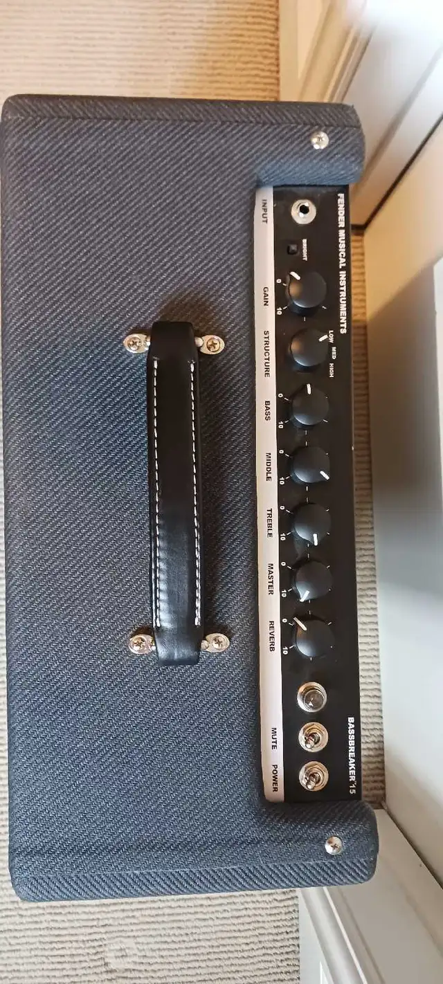 Fender Bassbreaker 15 Watt 1x12" Tube Amp in Amps & Pedals in Muskoka - Image 3