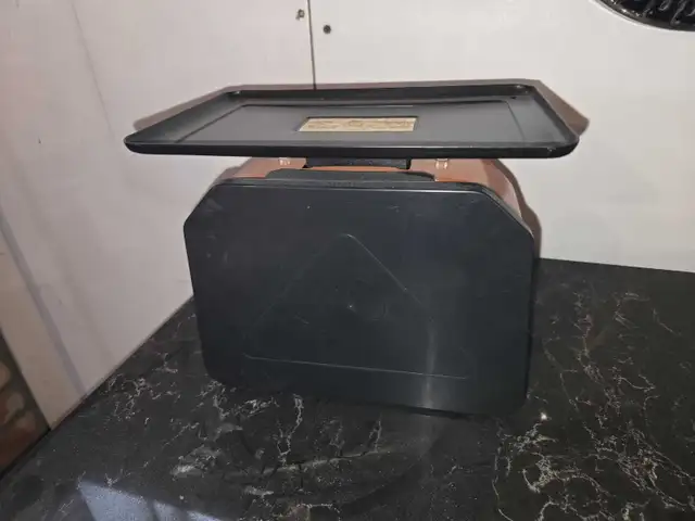 vintage 1970 retro Italian scale in Arts & Collectibles in Mississauga / Peel Region - Image 3