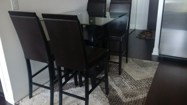 4 - Person Counter Height Dining Set in Dining Tables & Sets in Markham / York Region - Image 2