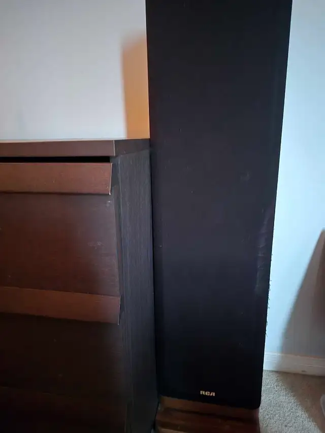 RCA Tower Speakers in Speakers in Markham / York Region - Image 2