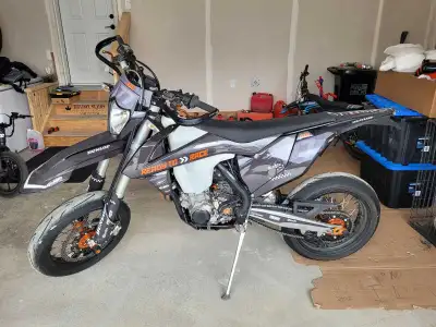18 KTM 500 EXC Your choice: 17" Supermoto setup (as shown in pics) OR 21/18" Enduro setup. If you wa...