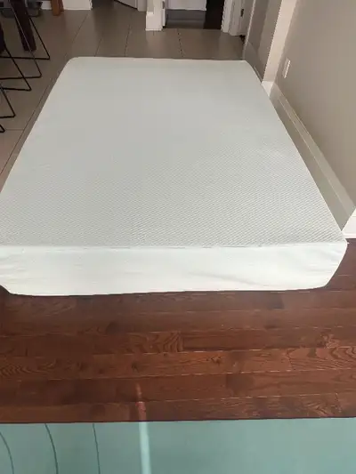 BRAND NEW, unused full size mattress. 12” thick memory foam!