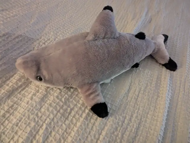 Shark Puppet in Toys & Games in Laval / North Shore - Image 3