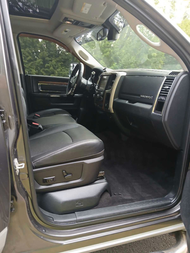 Certified ,Asian Crew 3.73 Rear 8" Laramie .  in Travel Trailers & Campers in Markham / York Region - Image 4