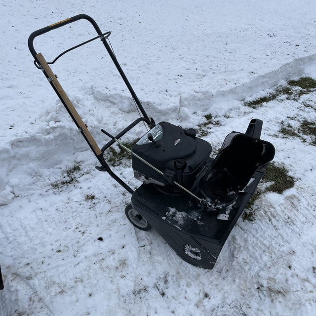 Craftsman snowblower. 21” 4hp engine. Tuned up Snowblowers Kawartha
