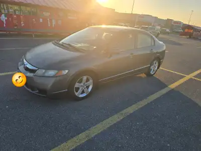 2010 Honda Civic EX-L 1.8L with cruise control & sunroof. Very reliable and fuel-efficient car. 286,...