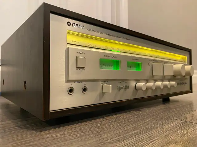 Vintage Yamaha CR-840 Stereo Receiver in Stereo Systems & Home Theatre in St. Catharines - Image 4