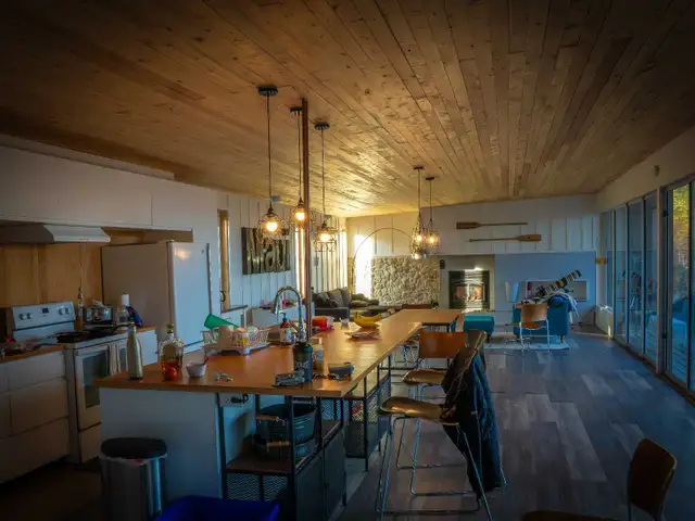 Cottage on the Lake and Spa in Manitoba in Canada - Image 6