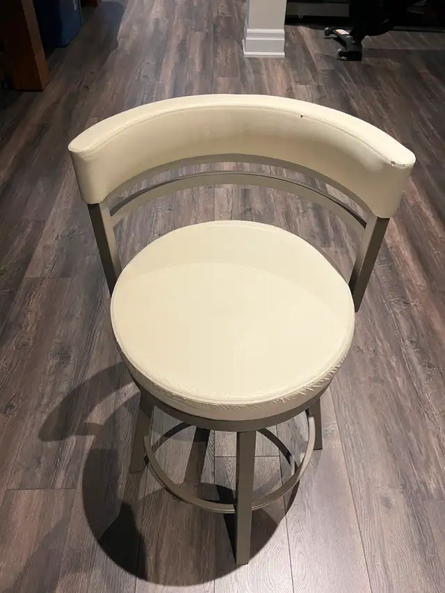 Swivel Counter Stools in Chairs & Recliners in Markham / York Region - Image 5