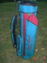 Golf bag brand new, never used. Dark green. Attachable rain hood