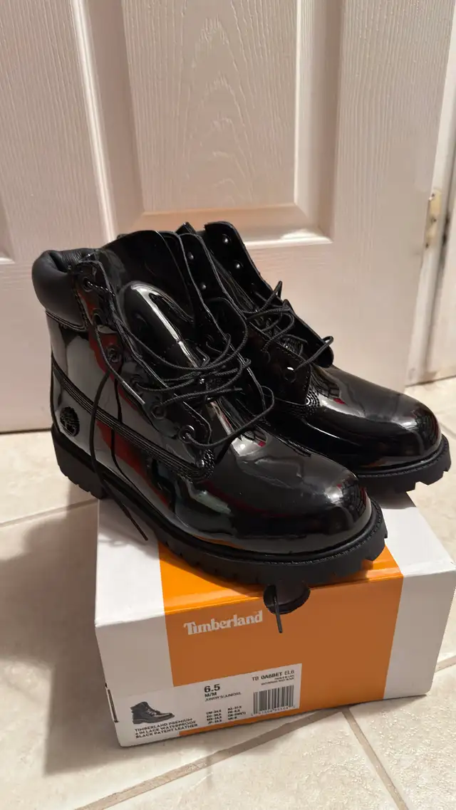 Timberland Boots in Men's Shoes in Markham / York Region - Image 3