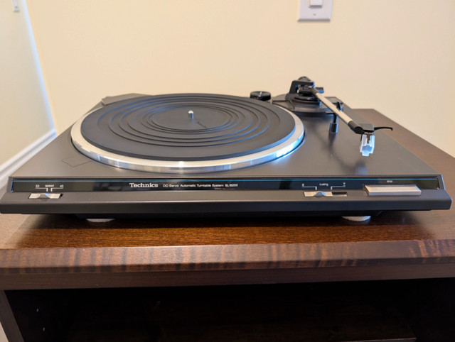 Technics turntable in Stereo Systems & Home Theatre in Leamington - Image 2