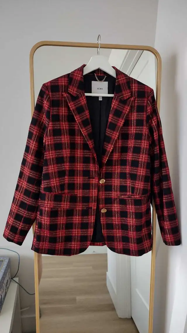 Dressy jacket in Women's - Tops & Outerwear in City of Halifax - Image 4
