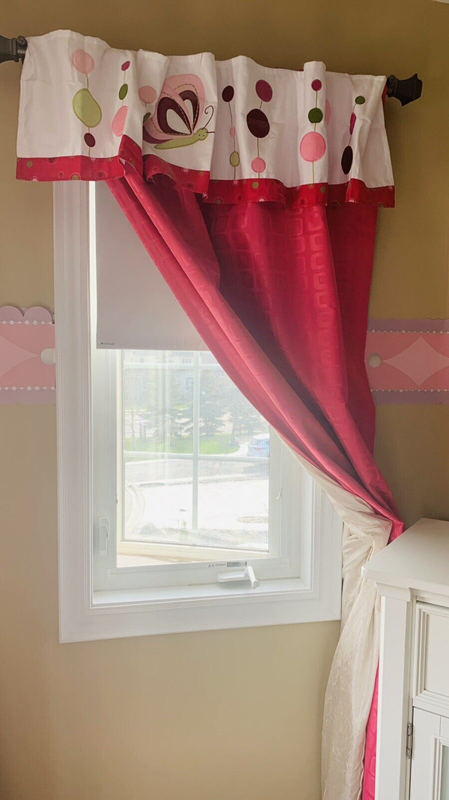 Pink curtains, cream sheers, three rods and six tie backs in Window Treatments in Mississauga / Peel Region - Image 4