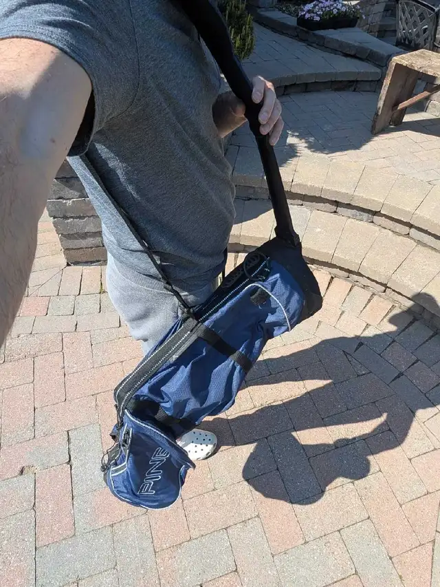 PING Moonlite Pencil Golf Sunday Carry Bag in Golf in Oshawa / Durham Region - Image 5